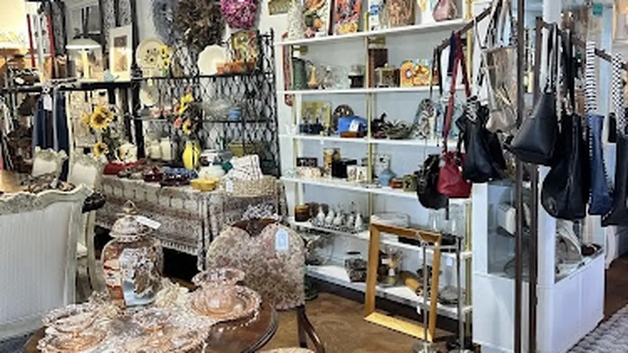 Consignment store in Weatherford, Texas: Over The Moon Furniture Consignment