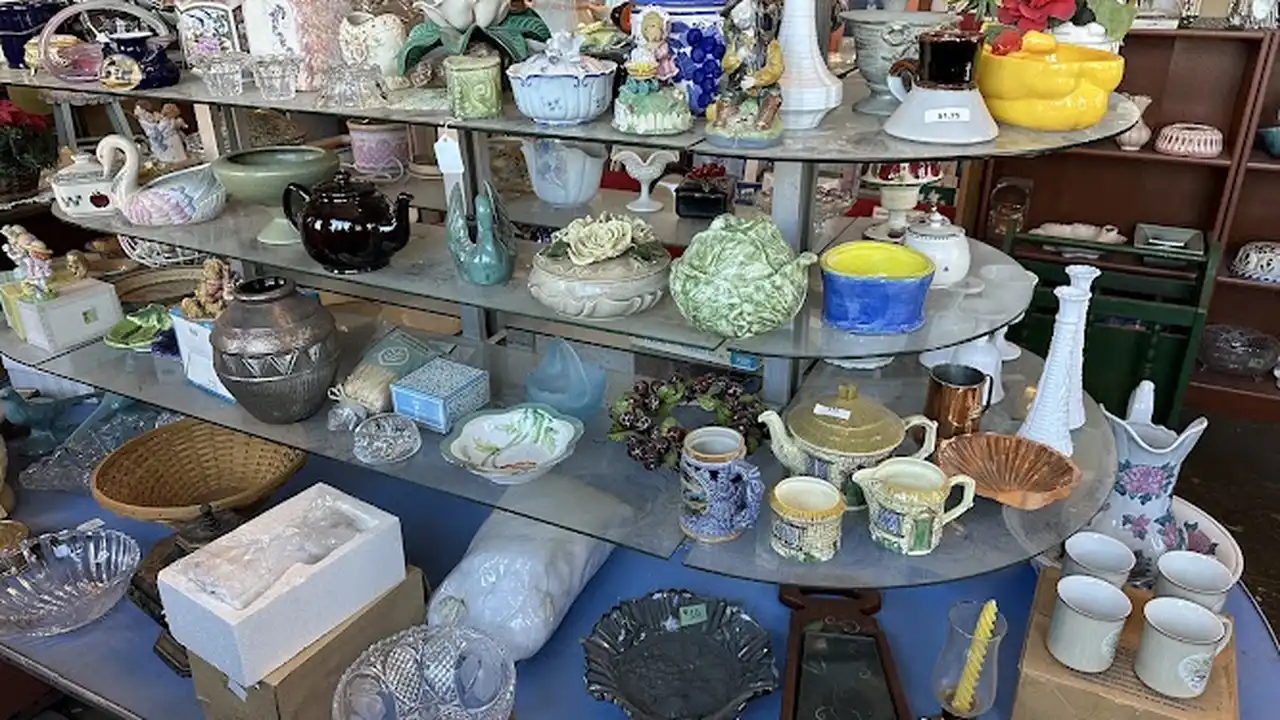 Consignment store in Oxford, Kansas: Oxford Resale Shop
