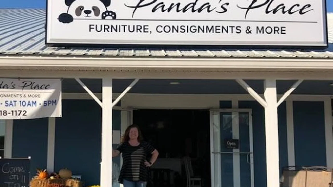 Consignment store in Newburgh, Indiana: Panda's Place