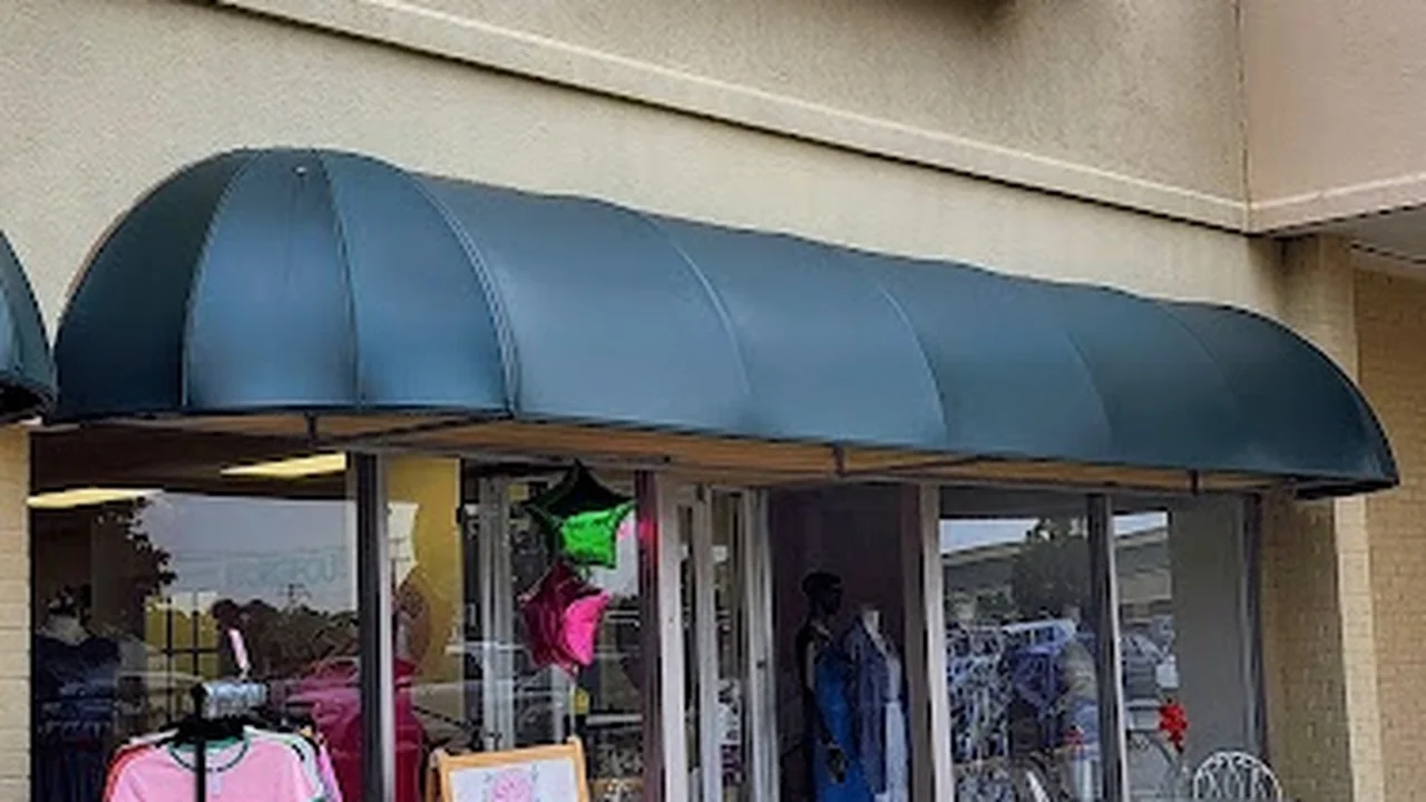 Consignment store in Williamsburg, Virginia: Parker & Peony Boutique
