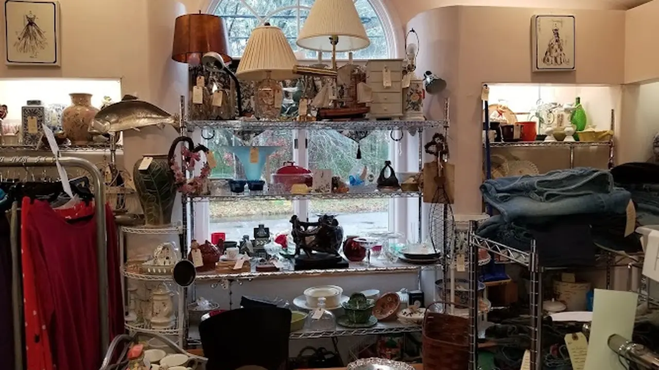 Consignment store in Marion, Massachusetts: Parting Ways Consignment
