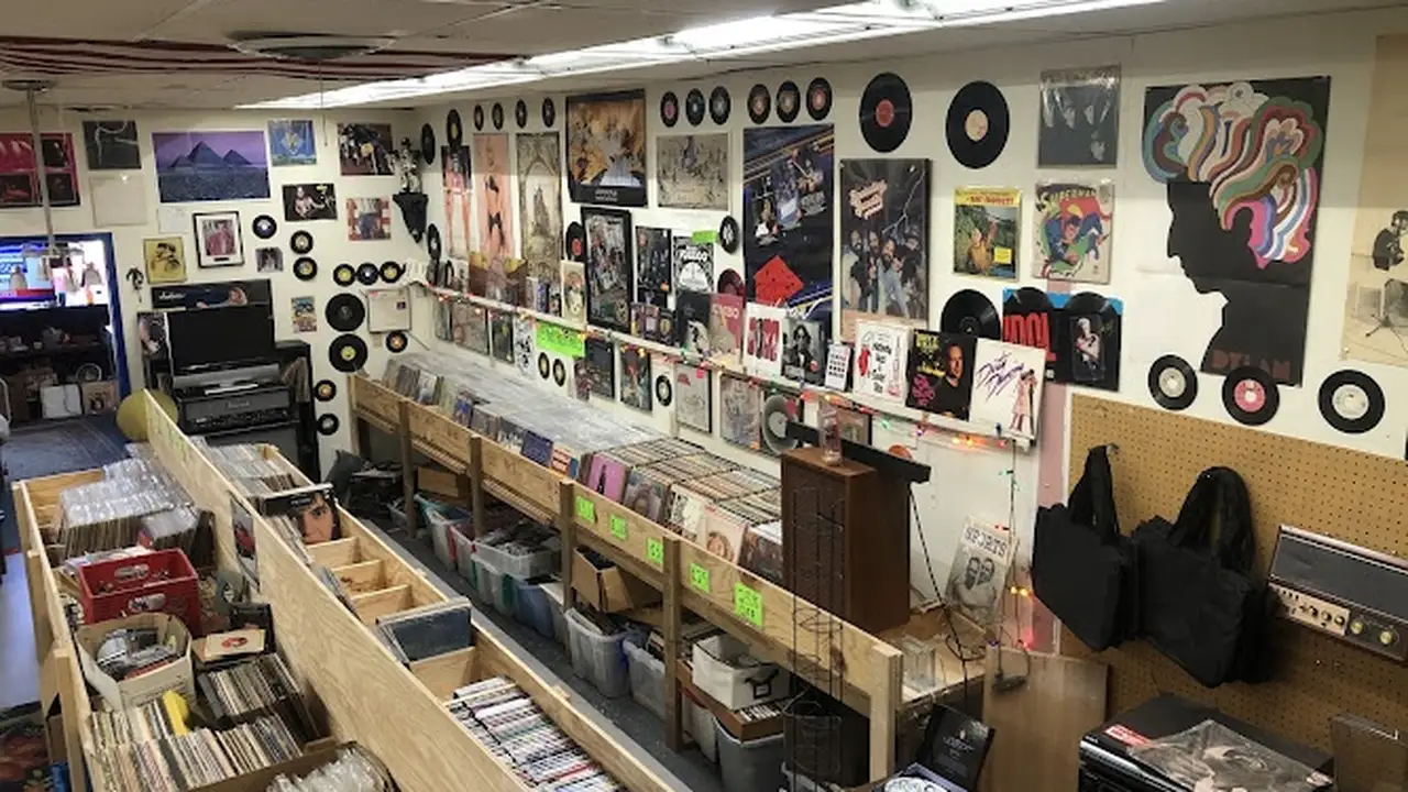 Consignment store in Mobile, Alabama: Paul's Trading Post