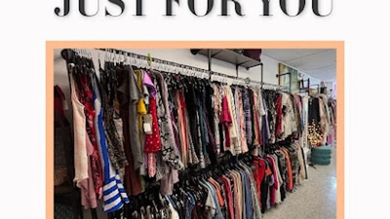 Consignment store in New Cumberland, Pennsylvania: Peacock Alley Boutique & Collective