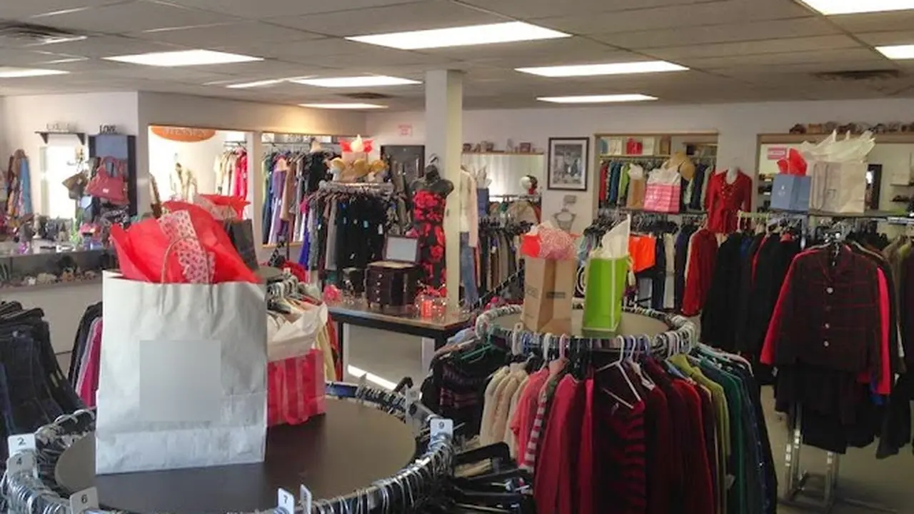 Consignment store in Brewer, Maine: Peacock Consignment Boutique