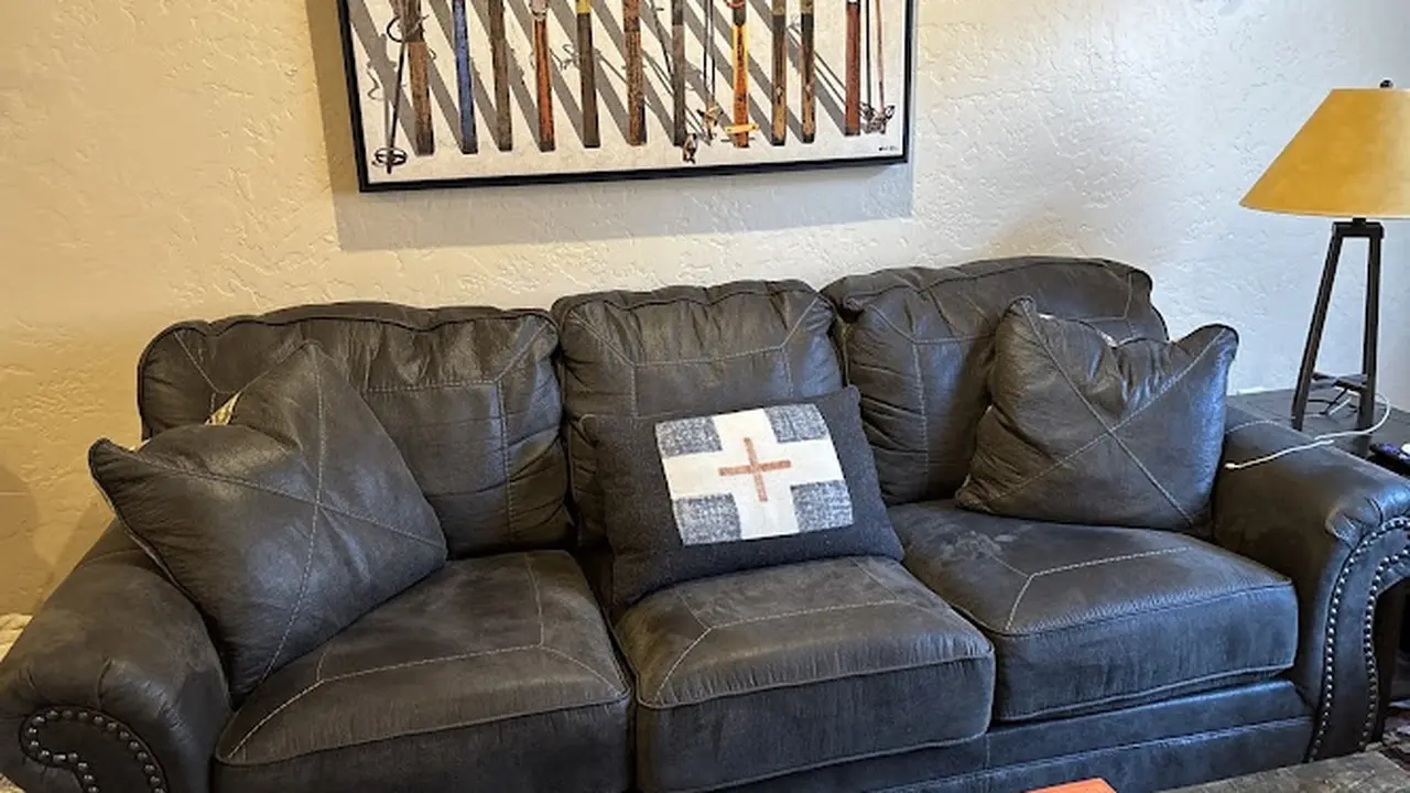 Consignment store in Park City, Utah: Pebbles & Twigs Furniture Consignment