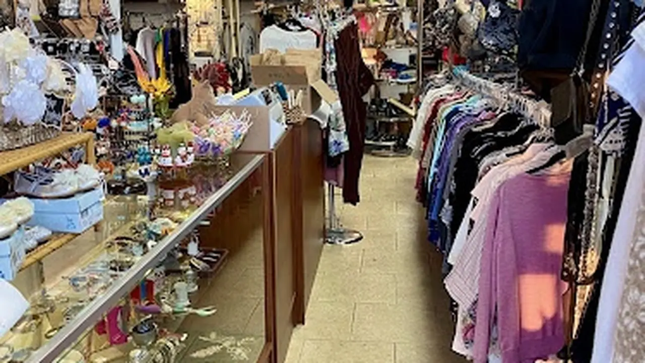 Consignment store in Warminster, Pennsylvania: Penny Buck Junction Thrift Store