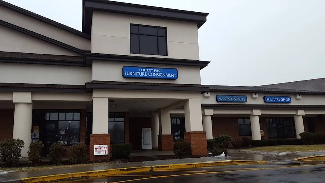 Consignment store in South Windsor, Connecticut: Perfect Piece Furniture Consignment