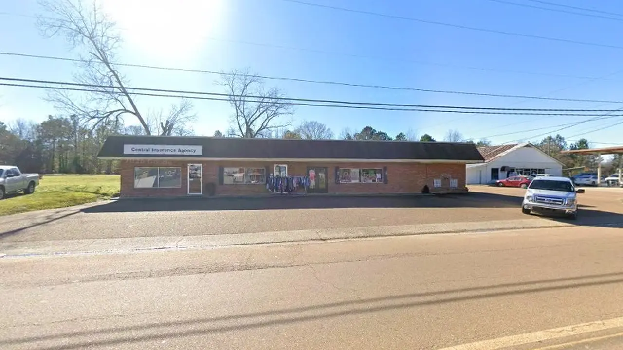 Consignment store in Brookhaven, Mississippi: Picket Fences Vendor Mall