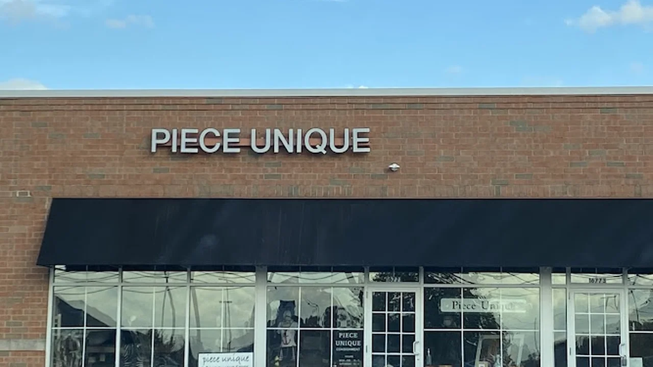 Consignment store in Chagrin Falls, Ohio: Piece Unique