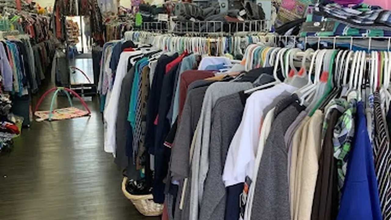 Consignment store in Manchester Township, New Jersey: Pik Pok Consignment Shop