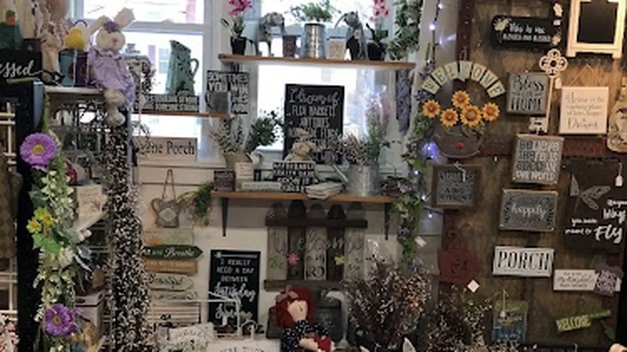 Consignment store in Malone, New York: Pine Country Outlet