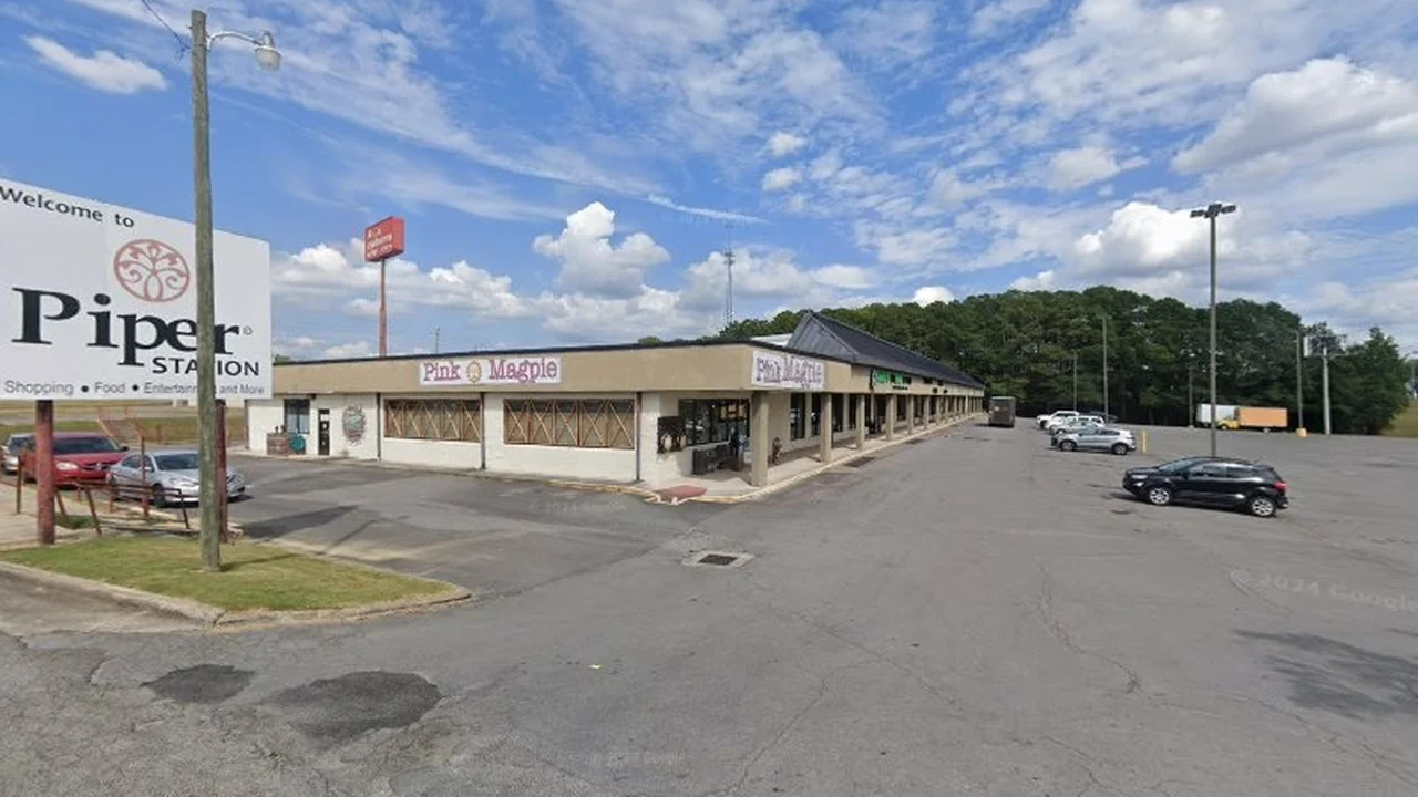 Consignment store in Boaz, Alabama: Pink Magpie