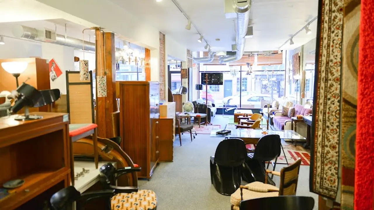 Consignment store in Pittsburgh, Pennsylvania: Pittsburgh Furniture Company