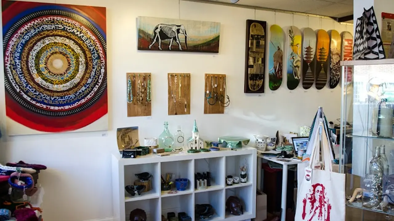 Consignment store in Fredericksburg, Virginia: PONSHOP Studio