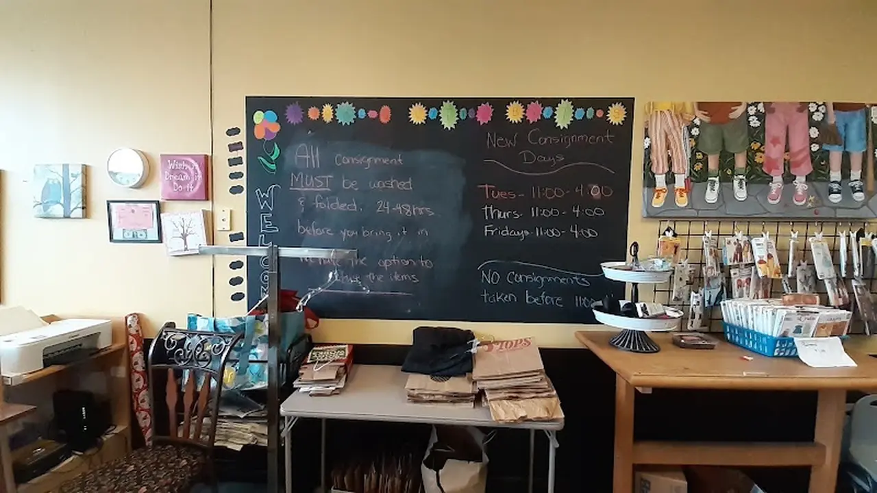 Consignment store in Bath, New York: Pookies Little Britches