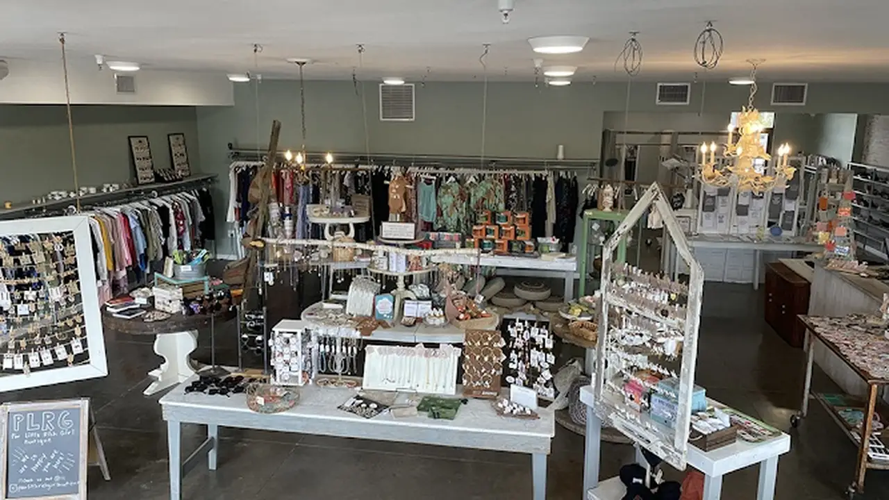Consignment store in Phoenix, Arizona: Poor Little Rich Girl