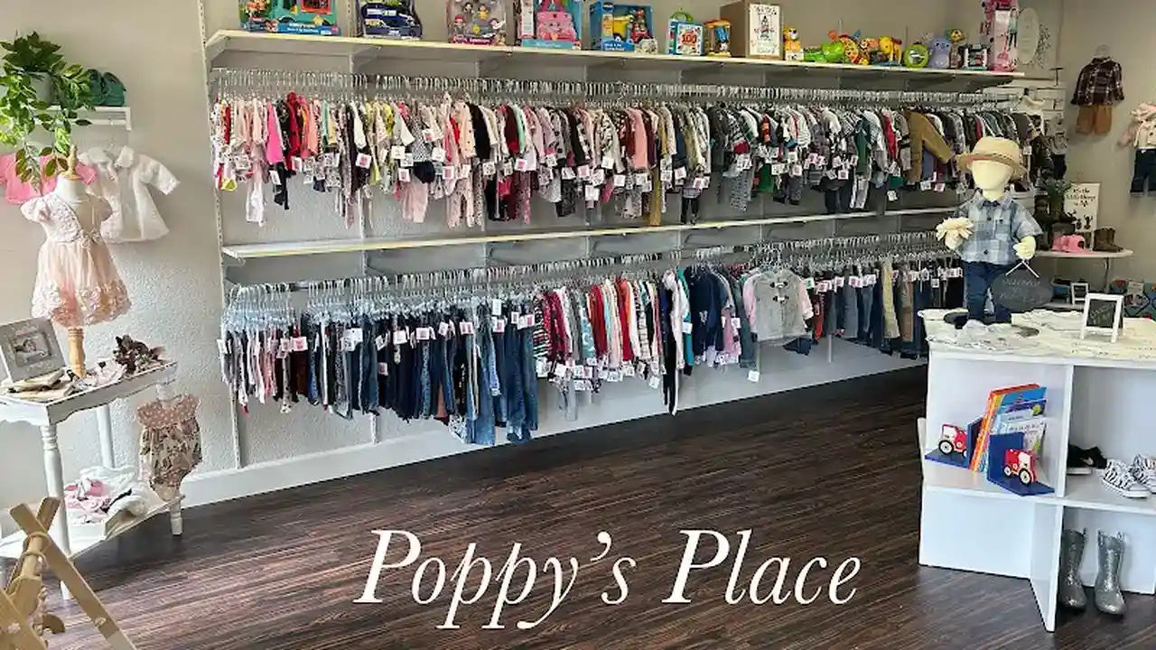 Consignment store in Oakdale, California: Poppy's Place