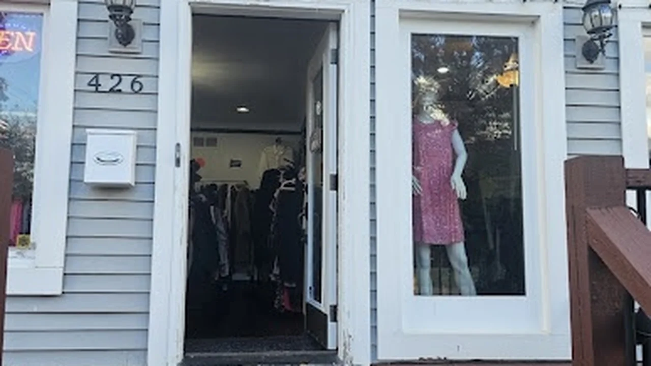 Consignment store in Northville, Michigan: Posh consignment boutique