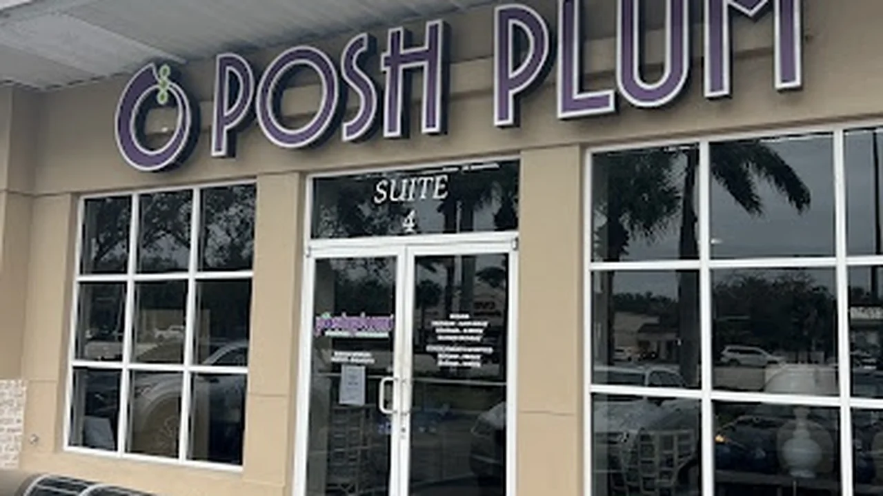 Consignment store in Bonita Springs, Florida: Posh Plum Furniture Consignment