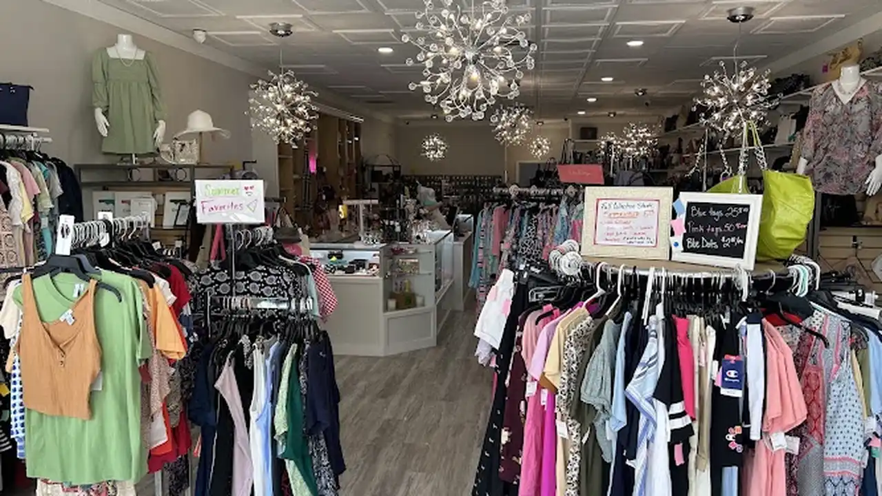 Consignment store in Lithia, Florida: Posh Trading Co.