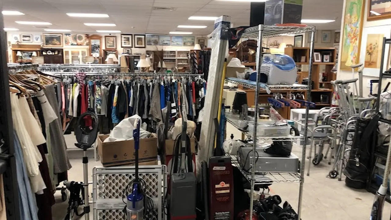 Consignment store in Pompano Beach, Florida: Poverello 2 Thrift Store Pompano Beach