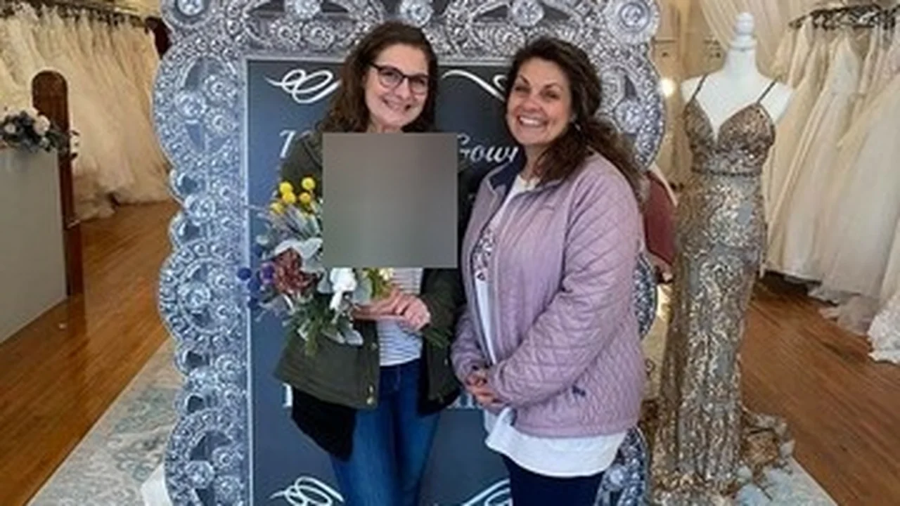 Consignment store in Lowell, Indiana: Purple Door Bridal and Prom