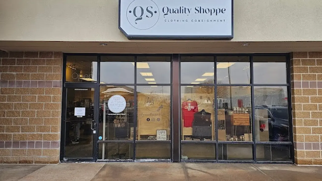 Consignment store in Harrisburg, South Dakota: Quality Shoppe