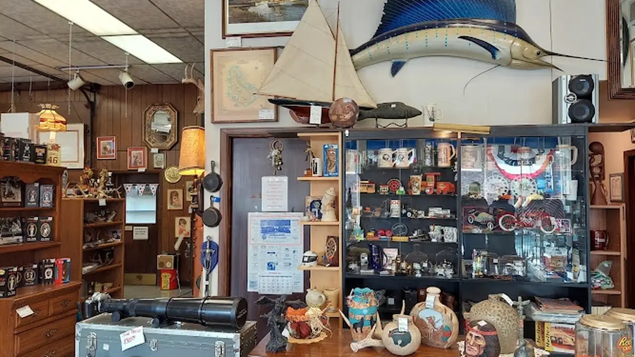 Consignment store in Monongahela, Pennsylvania: Rabe's Trading Post & Rabe's Guns