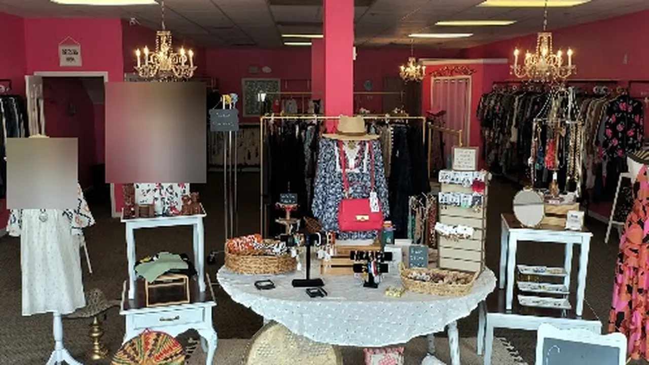 Consignment store in Bainbridge, Georgia: Racks On Racks Consignment Boutique