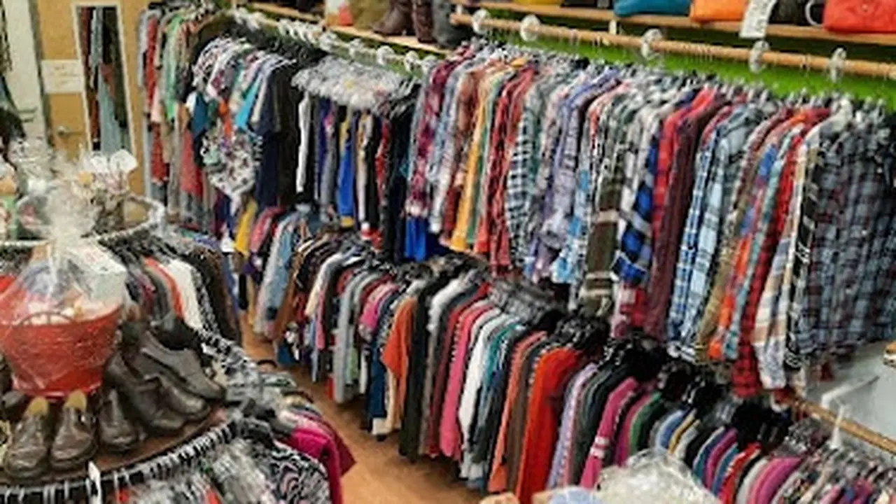 Consignment store in Newport, Vermont: Rad Rags & Discount Bridal & Formals