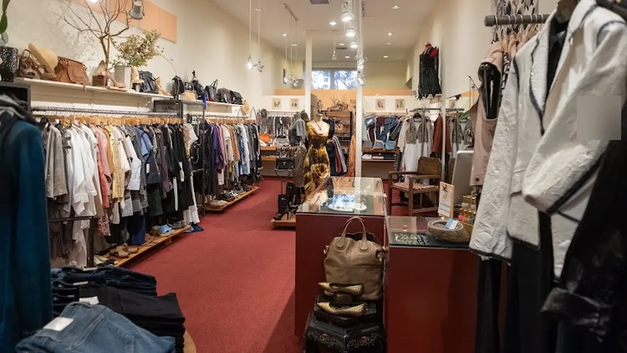 Consignment store in Berkeley, California: Radbird Berkeley