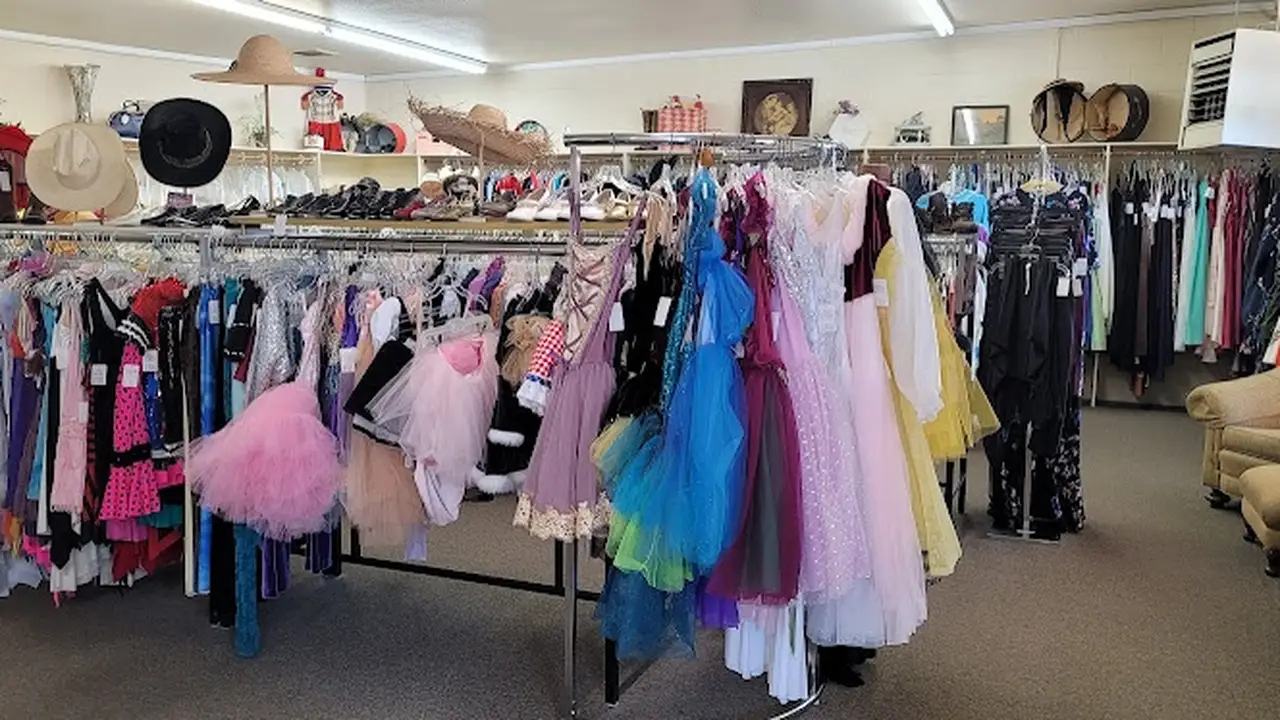 Consignment store in Redding, California: Rag's Clothing Resales
