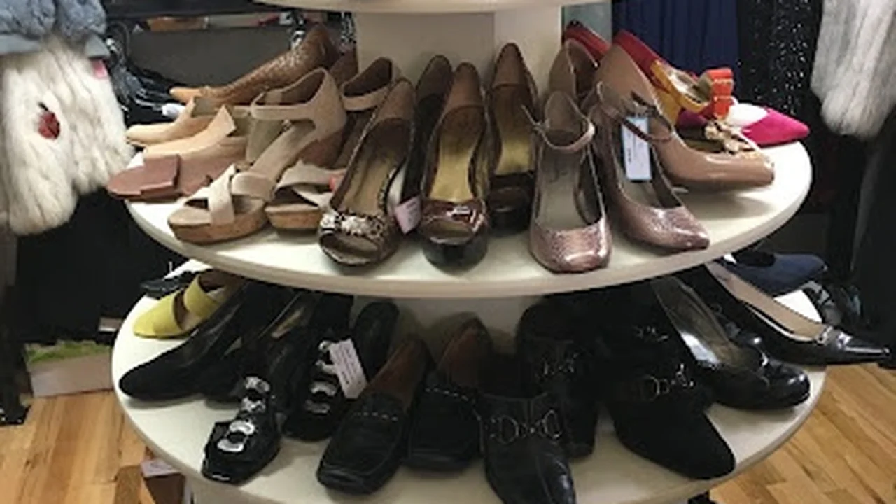 Consignment store in Salem, Oregon: Rags To Riches