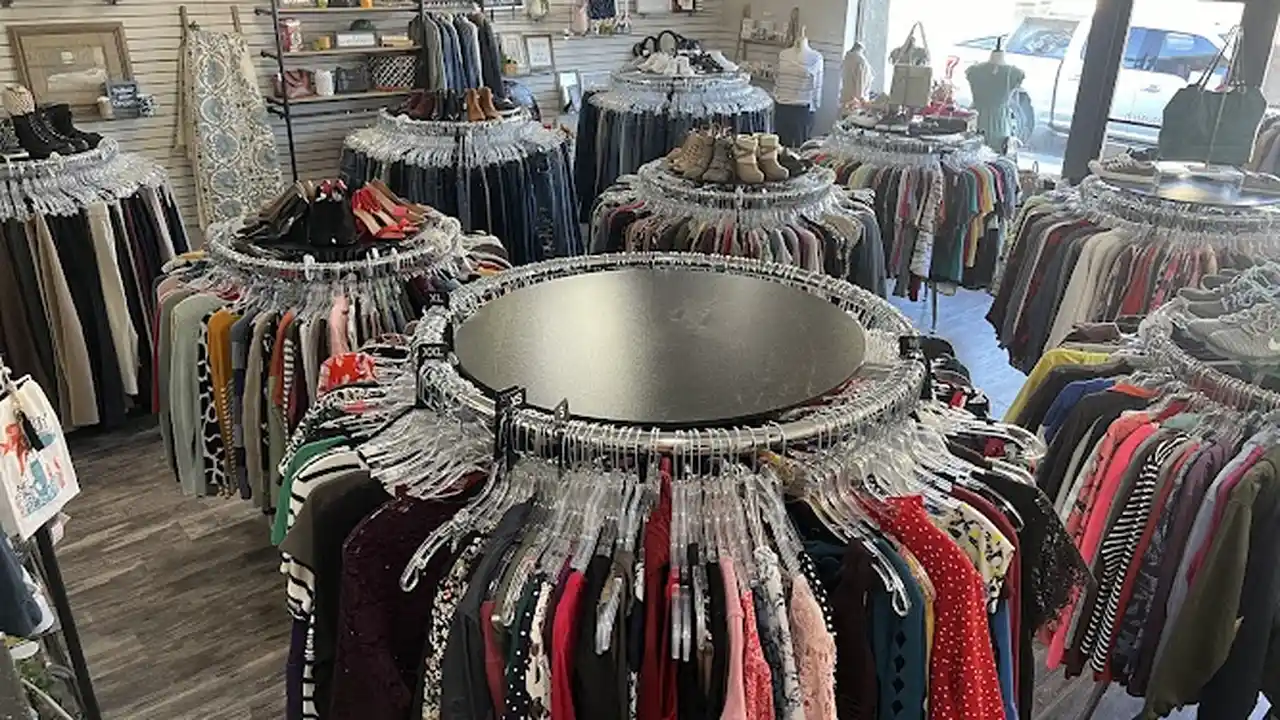 Consignment store in Tell City, Indiana: Rain & Grace