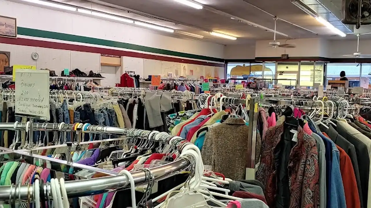 Consignment store in Rainelle, West Virginia: Rainelle Better Living Center