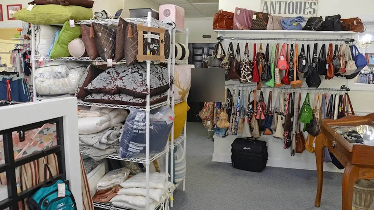 Consignment store in Muscle Shoals, Alabama: Re-loved Consignment