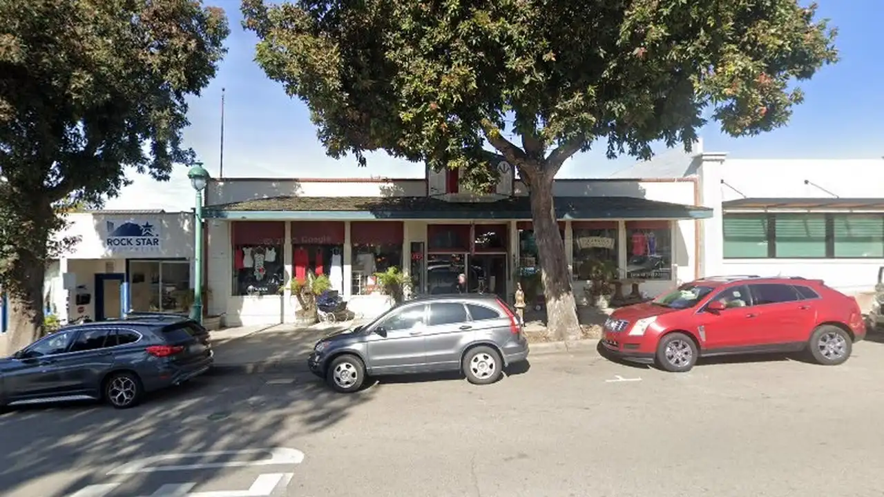 Consignment store in Morro Bay, California: Really Sweet Stuff