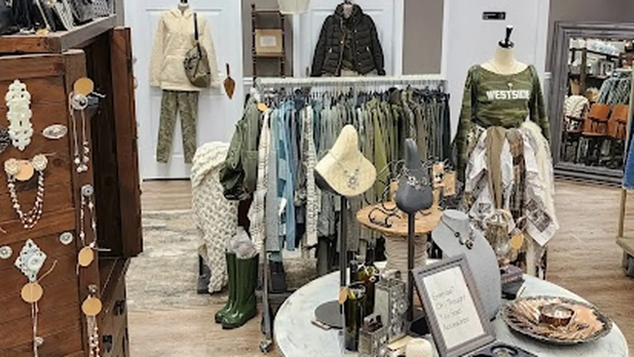 Consignment store in Cleves, Ohio: Recycled Westside