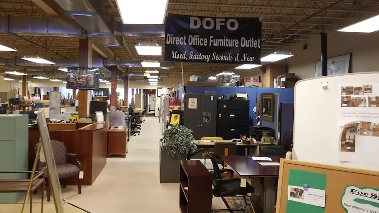 Consignment store in Harrisburg, Pennsylvania: Red Door Consignment Gallery