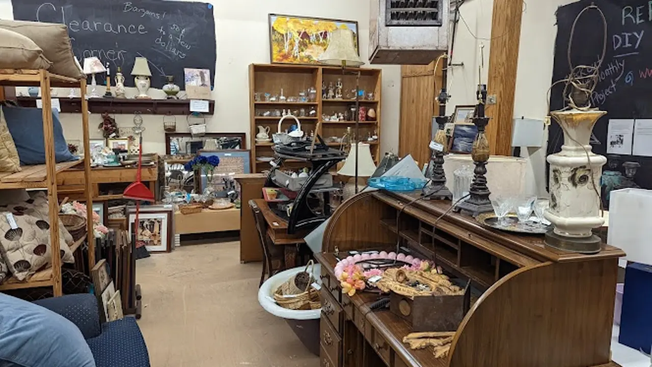 Consignment store in Vestal, New York: ReFabulous Furnishings