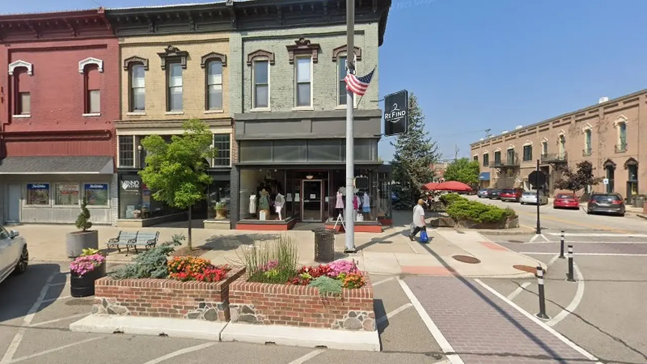 Consignment store in Goshen, Indiana: Refind Curated Consignment