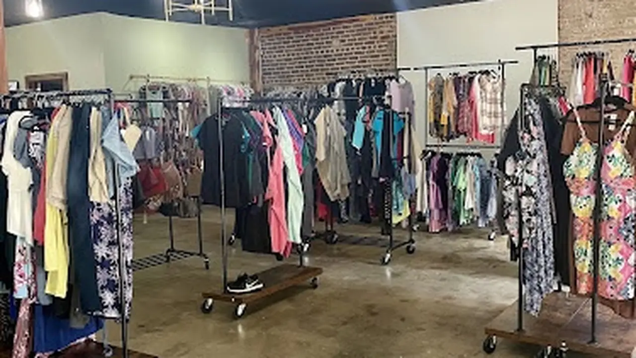 Consignment store in Asheboro, North Carolina: Refresh Resale