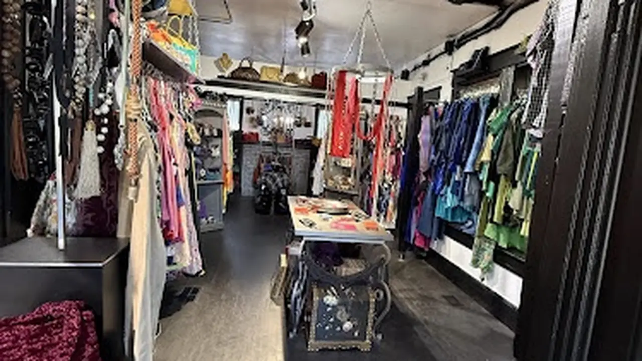 Consignment store in Tampa, Florida: REHAB