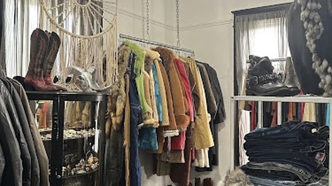 Consignment store in Tampa, Florida: REHAB