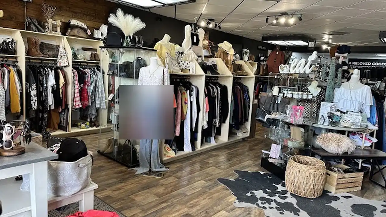 Consignment store in Redding, California: Reloved Goods