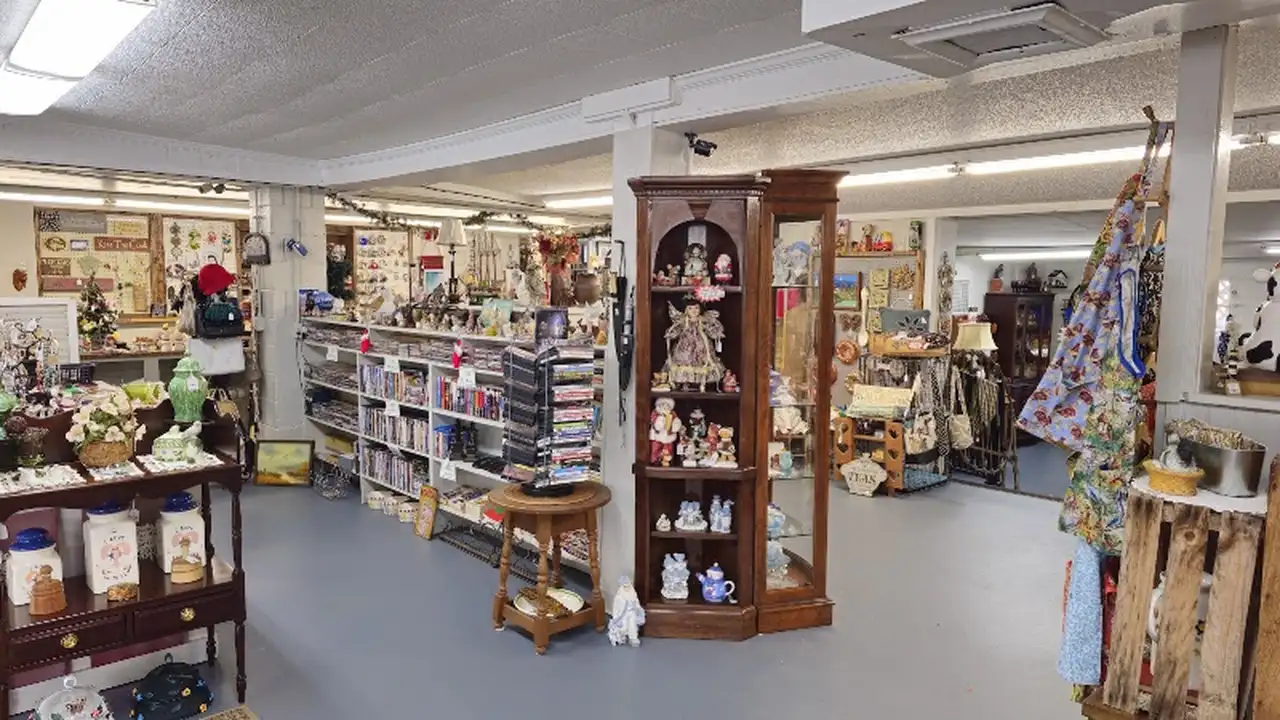 Consignment store in Taylorsville, North Carolina: Remember When