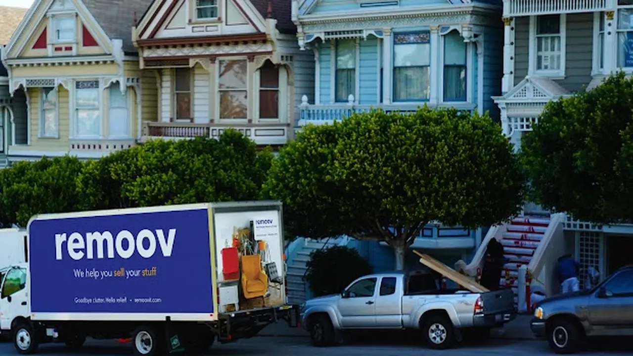 Consignment store in San Francisco, California: Remoov