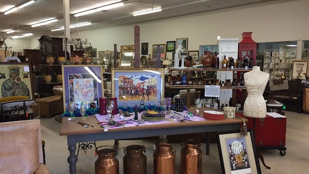 Consignment store in Metairie, Louisiana: Renaissance Interiors