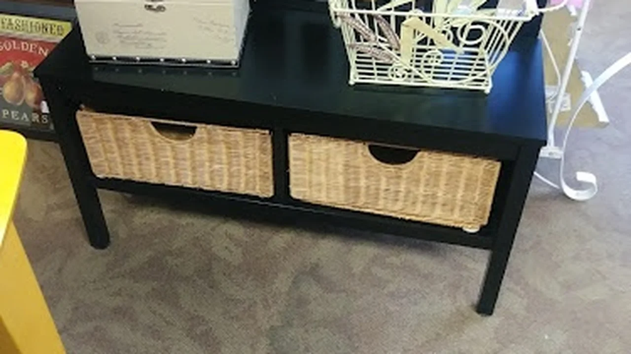 Consignment store in Ocala, Florida: Renaissance Room Consignment Furniture