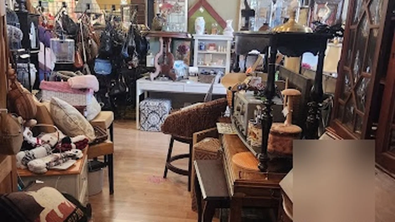 Consignment store in Libertyville, Illinois: ReNew Family Consignment